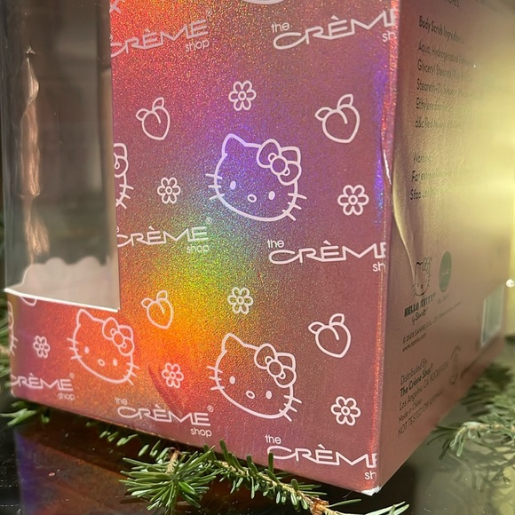 🎀NIB/HELLOKITTY Silky skin SpaSet in PeachPetals Includes bath bomb/suga… - Picture 7 of 11